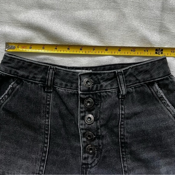 Free People Denim Shorts Size 26 - Picture 3 of 7